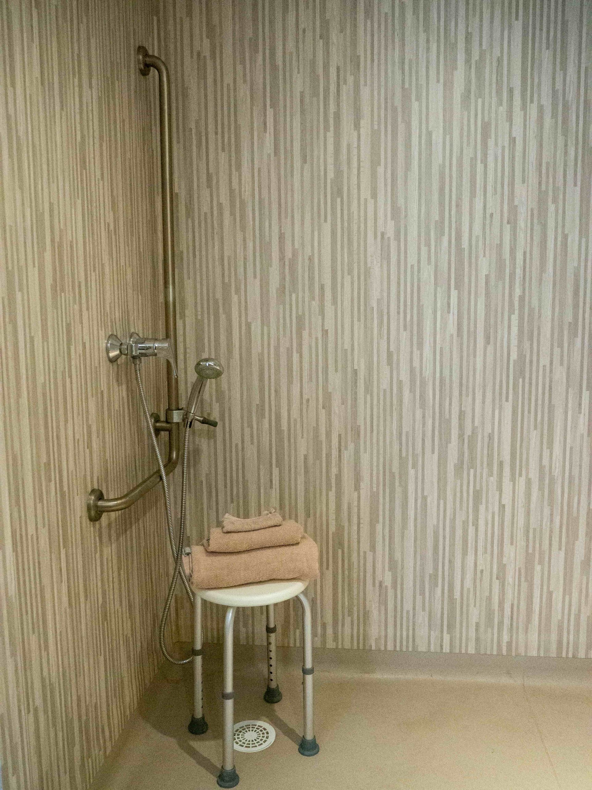 chambre-ehpad-douche