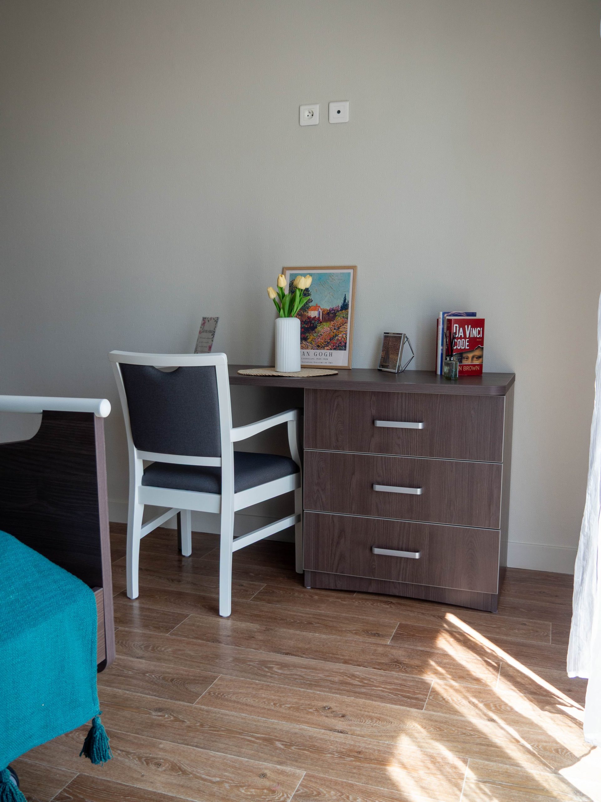 chambre-ehpad-table-2